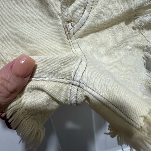 Free People We The Free Loving Good Vibrations Cutoffs Banana Split 25 NWOT - Picture 5 of 6